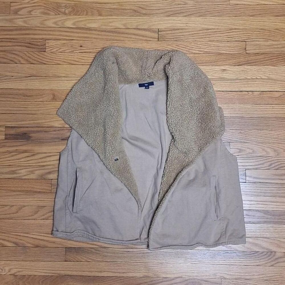 Gap Women's Tan and Cream Gilet